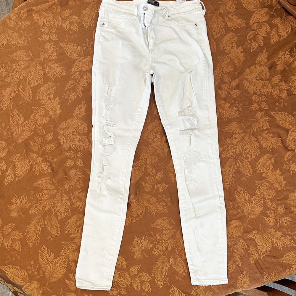 Abercrombie & Fitch White Distressed Skinny Jeans